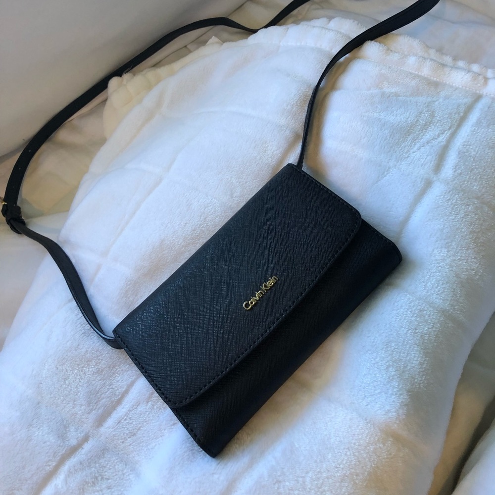 Calvin Klein wallet/phone case Crossbody